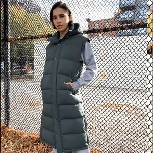 Aritzia TNA Super Puff Long Vest